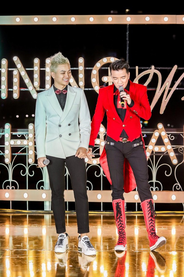 Đàm Vĩnh Hưng lần đầu đón giáng sinh trên du thuyền triệu đô ảnh 2