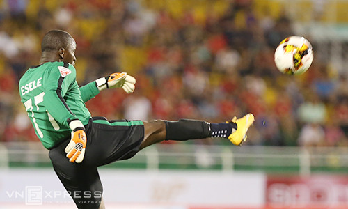 Công Vinh nói gì việc CLB TP.HCM thanh lý gần nửa đội hình? ảnh 1