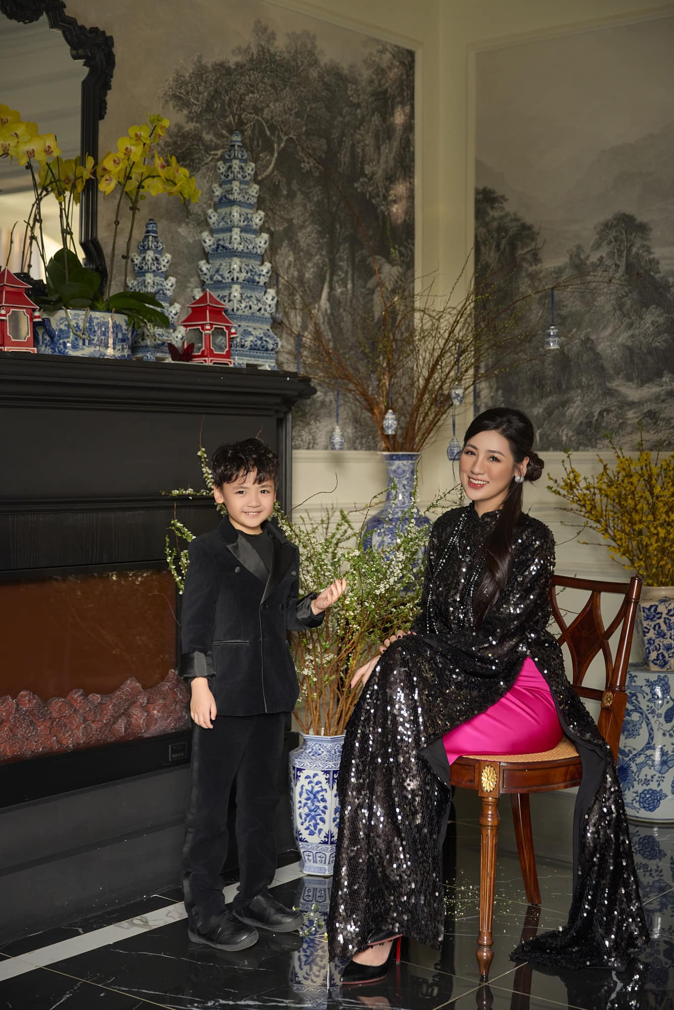 Á hậu Việt Nam 2012 vừa sinh con gái thứ hai cách đây không lâu nhưng đã nhanh chóng lấy lại vóc dáng thon thả. Á hậu Việt Nam 2012 vừa sinh con gái thứ hai cách đây không lâu nhưng đã nhanh chóng lấy lại vóc dáng thon thả.