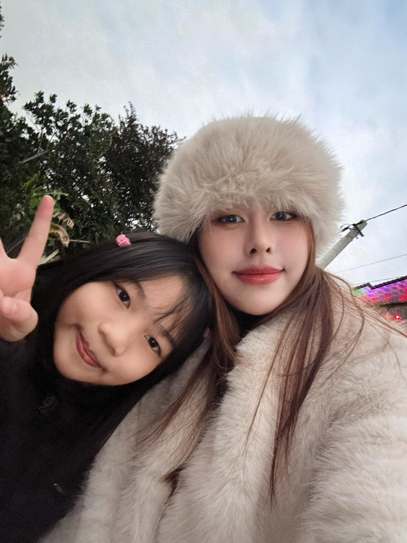 Á hậu Ngọc Hằng chia sẻ nhiều khoảnh khắc quây quần bên gia đình khi về quê Thanh Hóa đón Tết Nguyên đán. 2024 là năm thành công với Ngọc Hằng khi cô giành ngôi á quân chương trình Bước nhảy hoàn vũ. Á hậu Ngọc Hằng chia sẻ nhiều khoảnh khắc quây quần bên gia đình khi về quê Thanh Hóa đón Tết Nguyên đán. 2024 là năm thành công với Ngọc Hằng khi cô giành ngôi á quân chương trình Bước nhảy hoàn vũ.