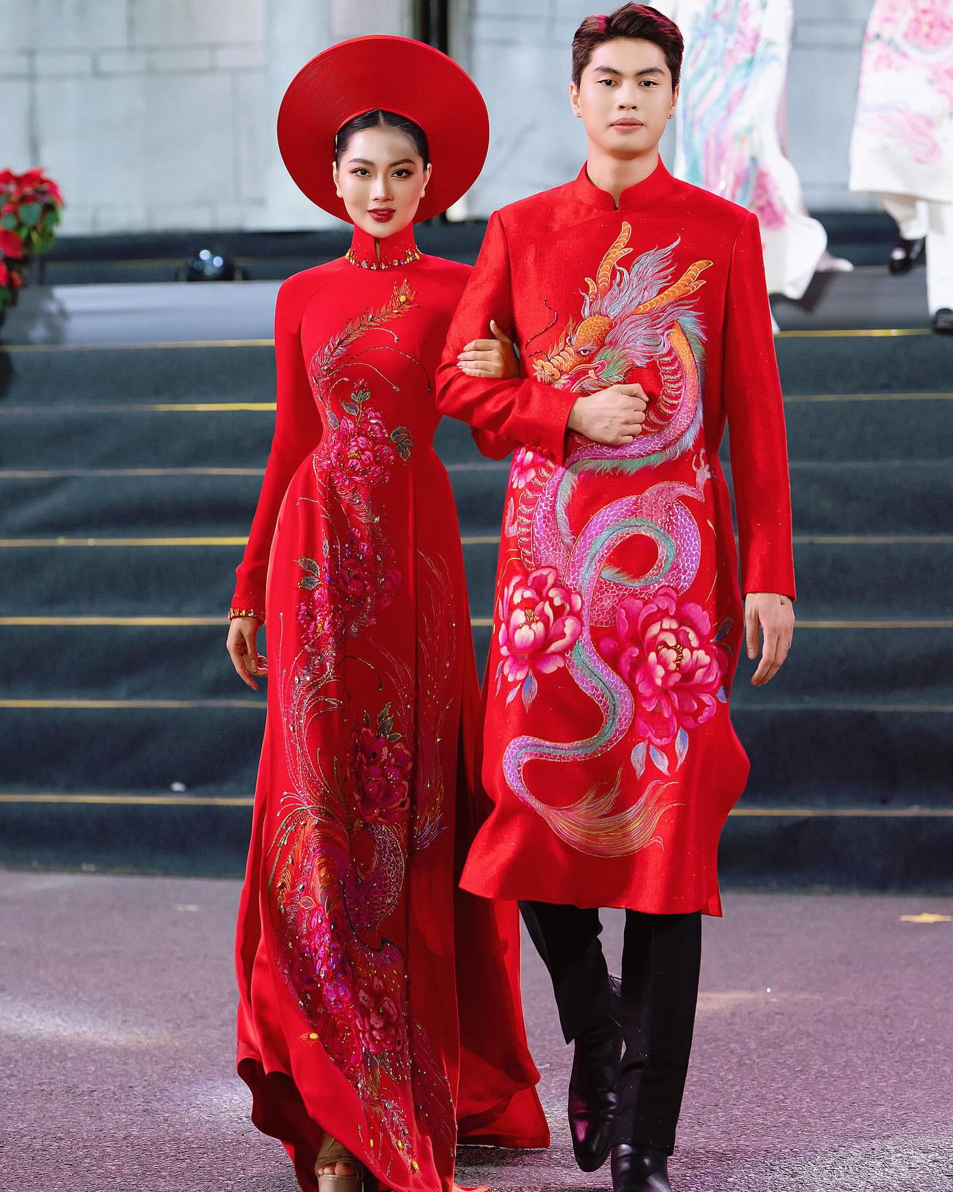 Nhiều nam vương mặc áo dài của NTK Trường Duy. Nhiều nam vương mặc áo dài của NTK Trường Duy.