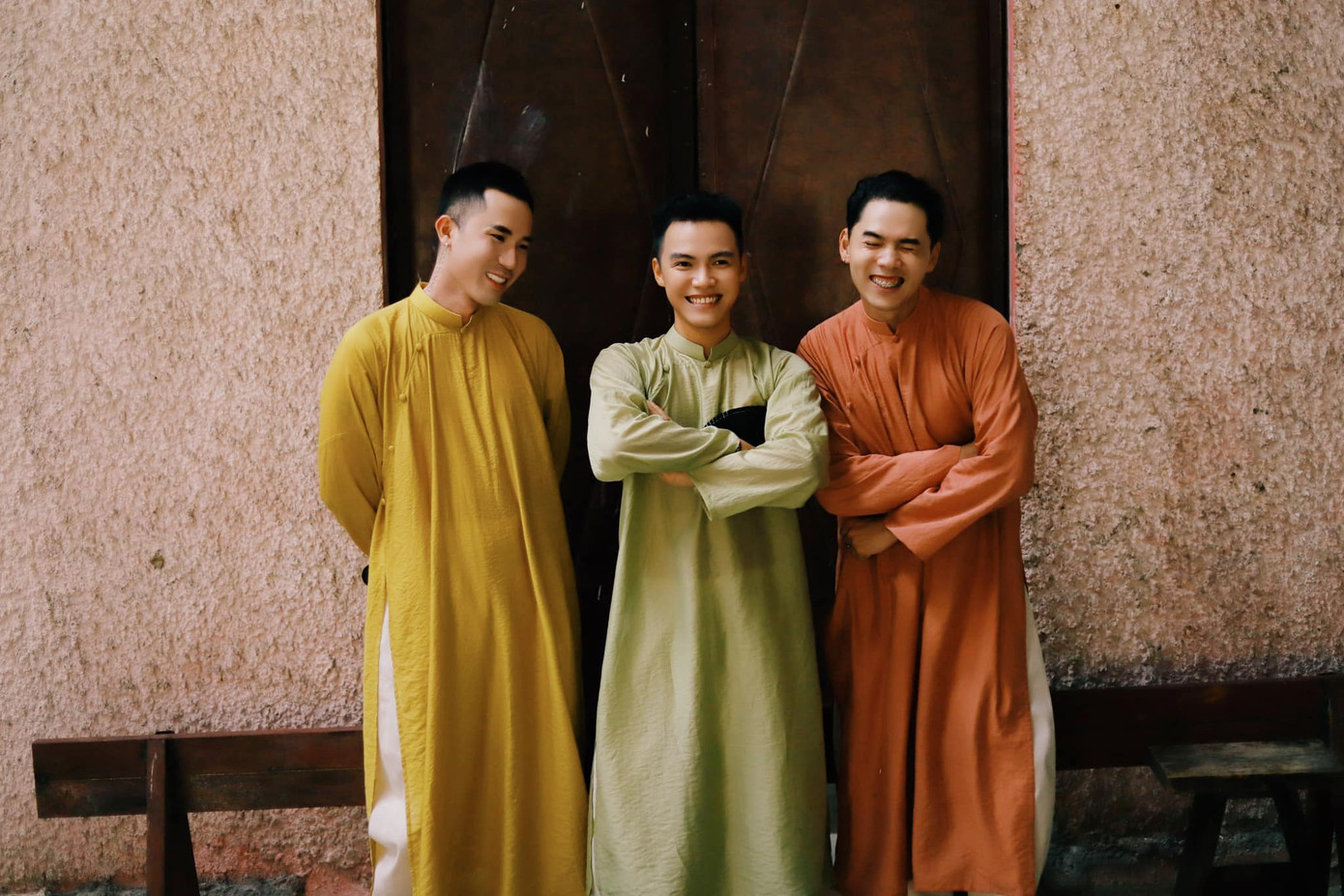 Áo dài nam của Song Toàn. Áo dài nam của Song Toàn.