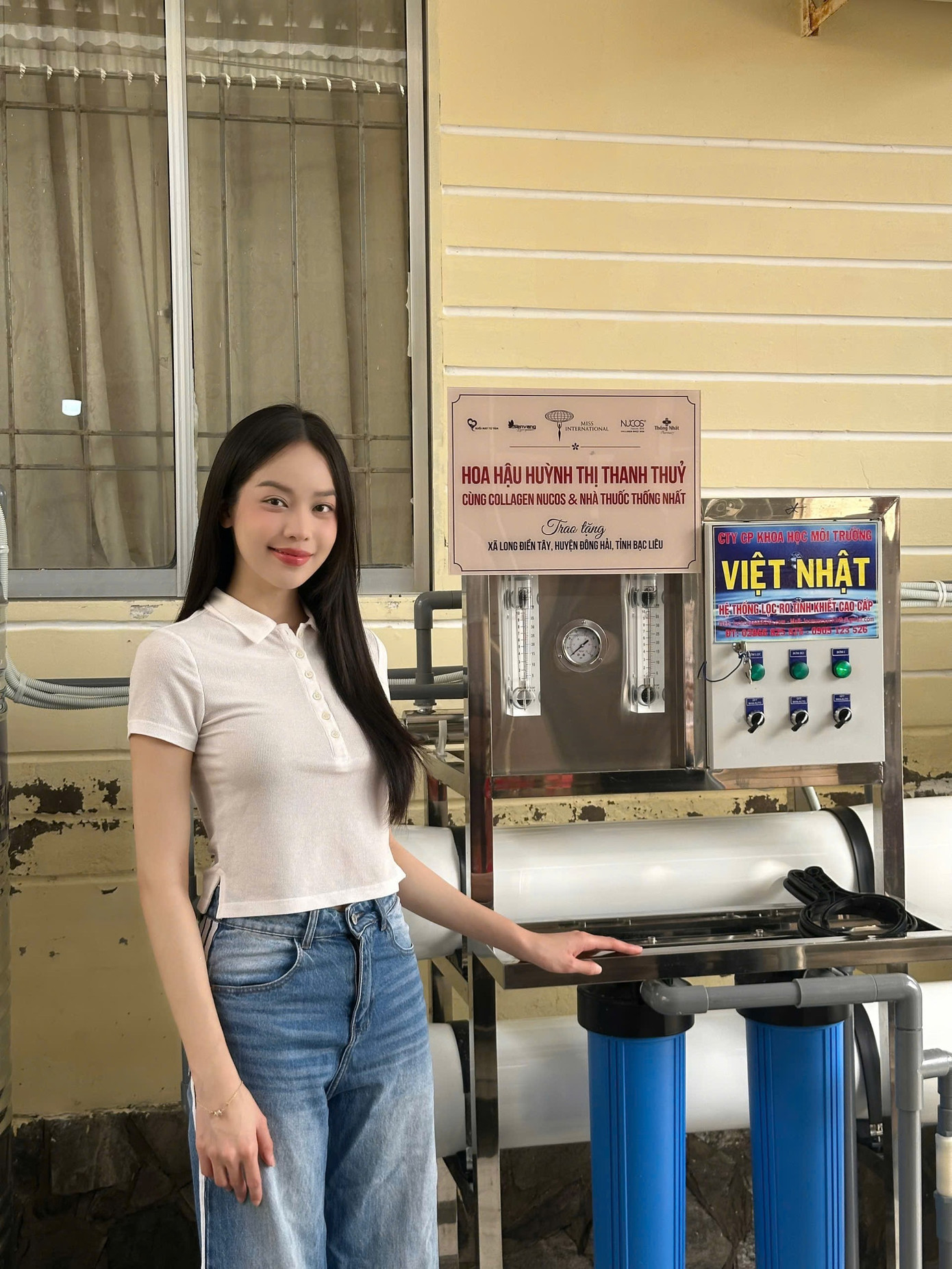 Hoa hậu Thanh Thuỷ trao tặng máy lọc nước và quà Tết cho bà con tại Bạc Liêu. Hoa hậu Thanh Thuỷ trao tặng máy lọc nước và quà Tết cho bà con tại Bạc Liêu.