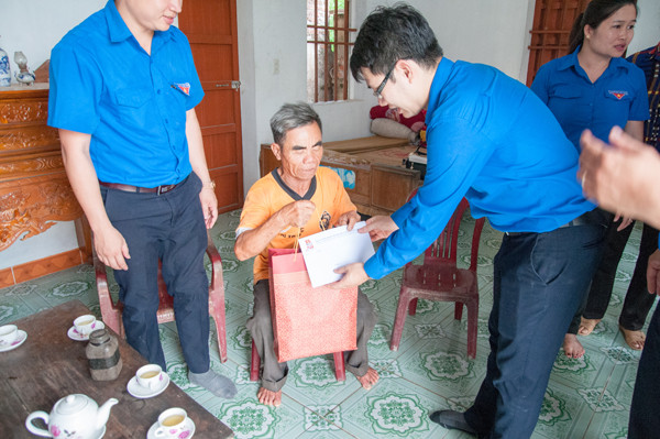 Ra quân chiến dịch tình nguyện Kỳ nghỉ hồng và Mùa hè xanh 2018 ảnh 10