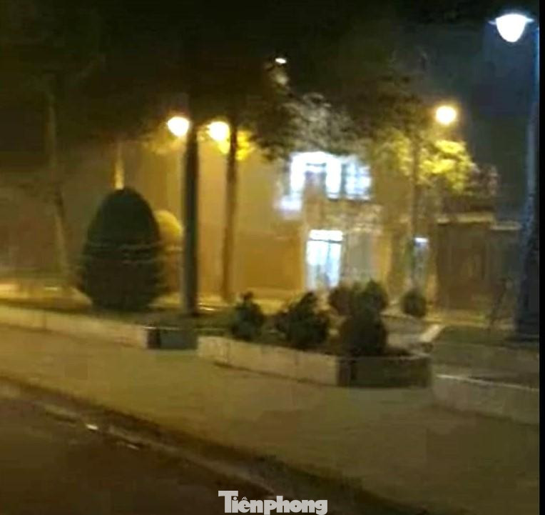 Công viên trong khu dân cư nhưng do khói bao trùm nên không ai dám ra vui chơi, đi thể dục Công viên trong khu dân cư nhưng do khói bao trùm nên không ai dám ra vui chơi, đi thể dục