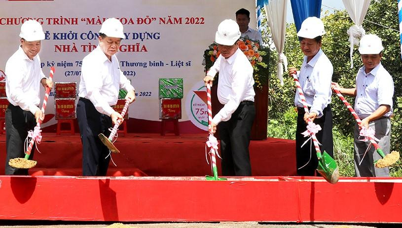 Khởi công xây dựng nhà tình nghĩa tại Bình Phước Khởi công xây dựng nhà tình nghĩa tại Bình Phước