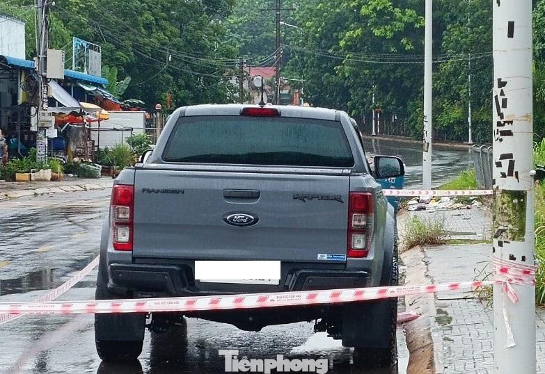 Đến 15h30 chiều cùng ngày, hiện trường vẫn đang được phong tỏa Đến 15h30 chiều cùng ngày, hiện trường vẫn đang được phong tỏa