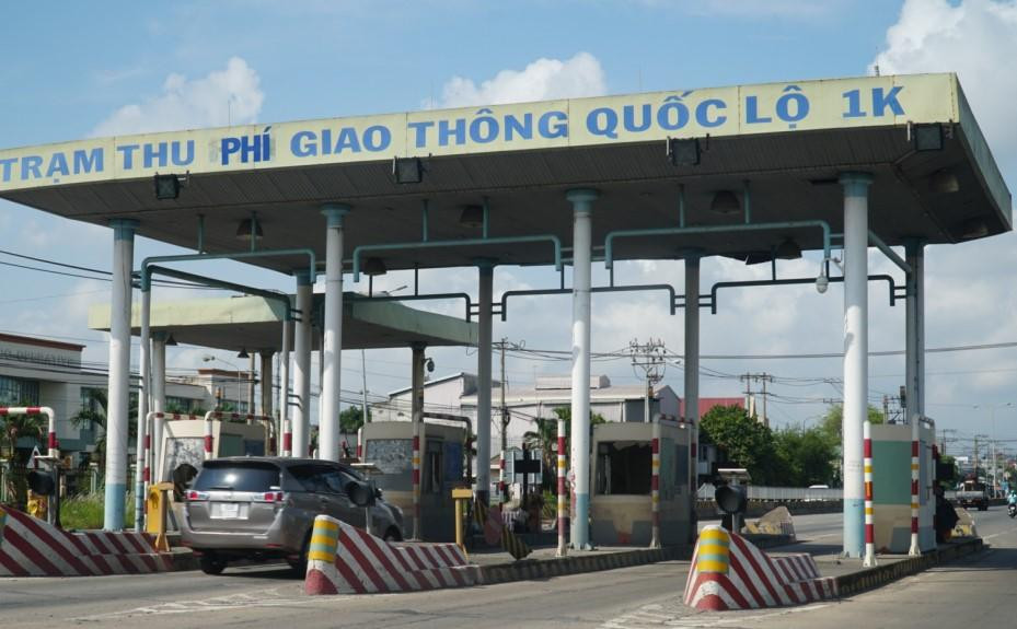 Trạm thu phí quốc lộ 1K đoạn thuộc tỉnh Bình Dương ngưng hoạt động nhưng không tháo dỡ gây mất an toàn cho các phương tiện lưu thông ban đêm Trạm thu phí quốc lộ 1K đoạn thuộc tỉnh Bình Dương ngưng hoạt động nhưng không tháo dỡ gây mất an toàn cho các phương tiện lưu thông ban đêm