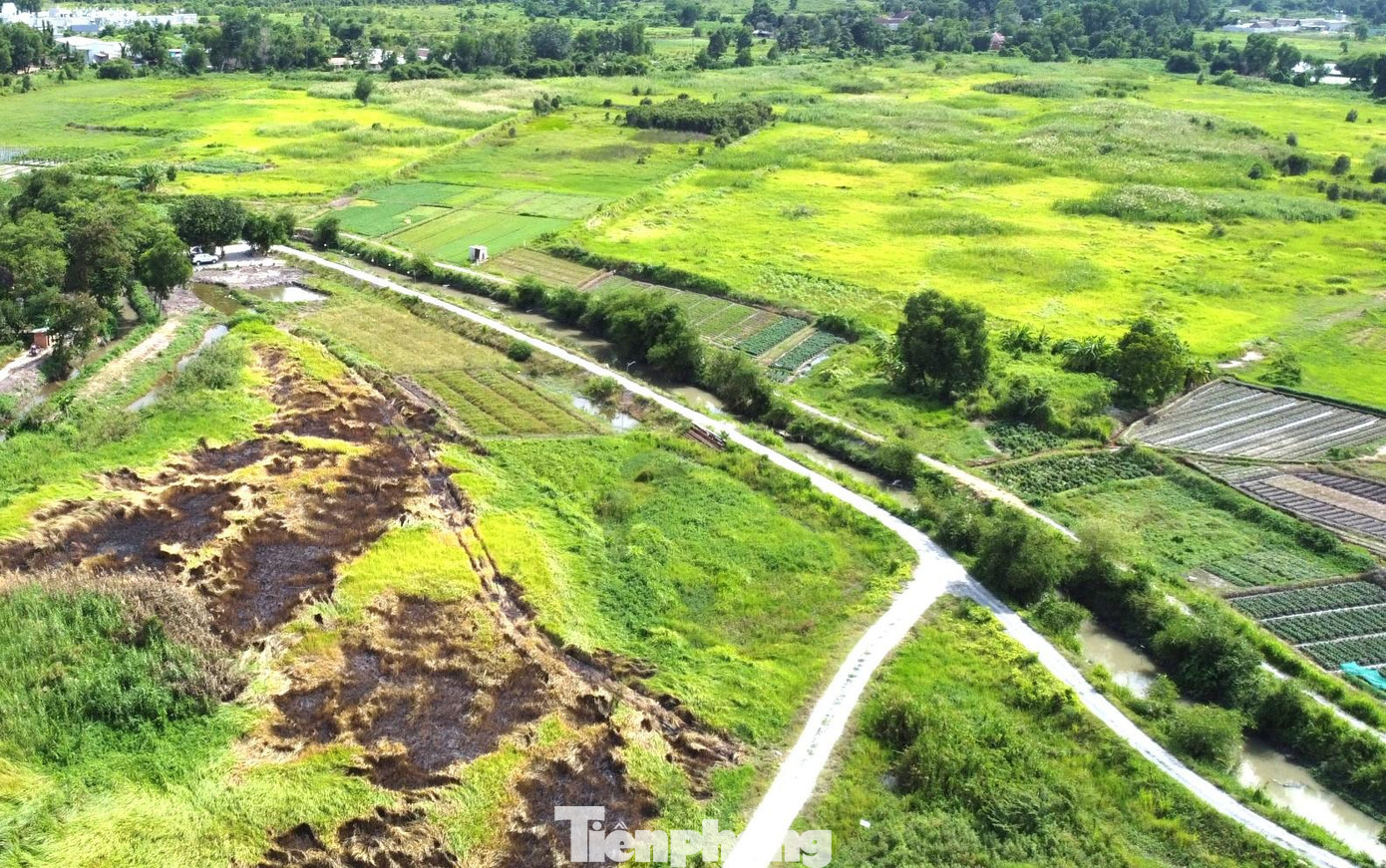 Dự án Khu nhà ở thương mại Suối Giữa đang là bãi đất trống bị người dân liên tục khiếu kiện