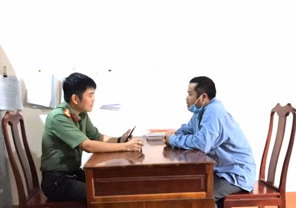 Chủ tài khoản facebook "Thuy Quynh Hoang" làm việc với cơ quan công an.