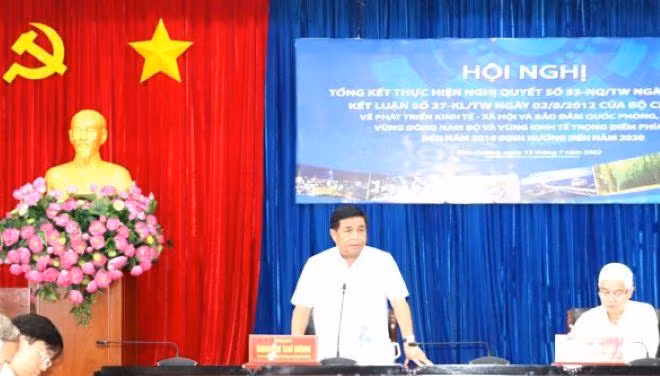 Bộ trưởng Bộ Kế hoạch và Đầu tư Nguyễn Chí Dũng làm việc với Bình Dương Ảnh: Phương Chi