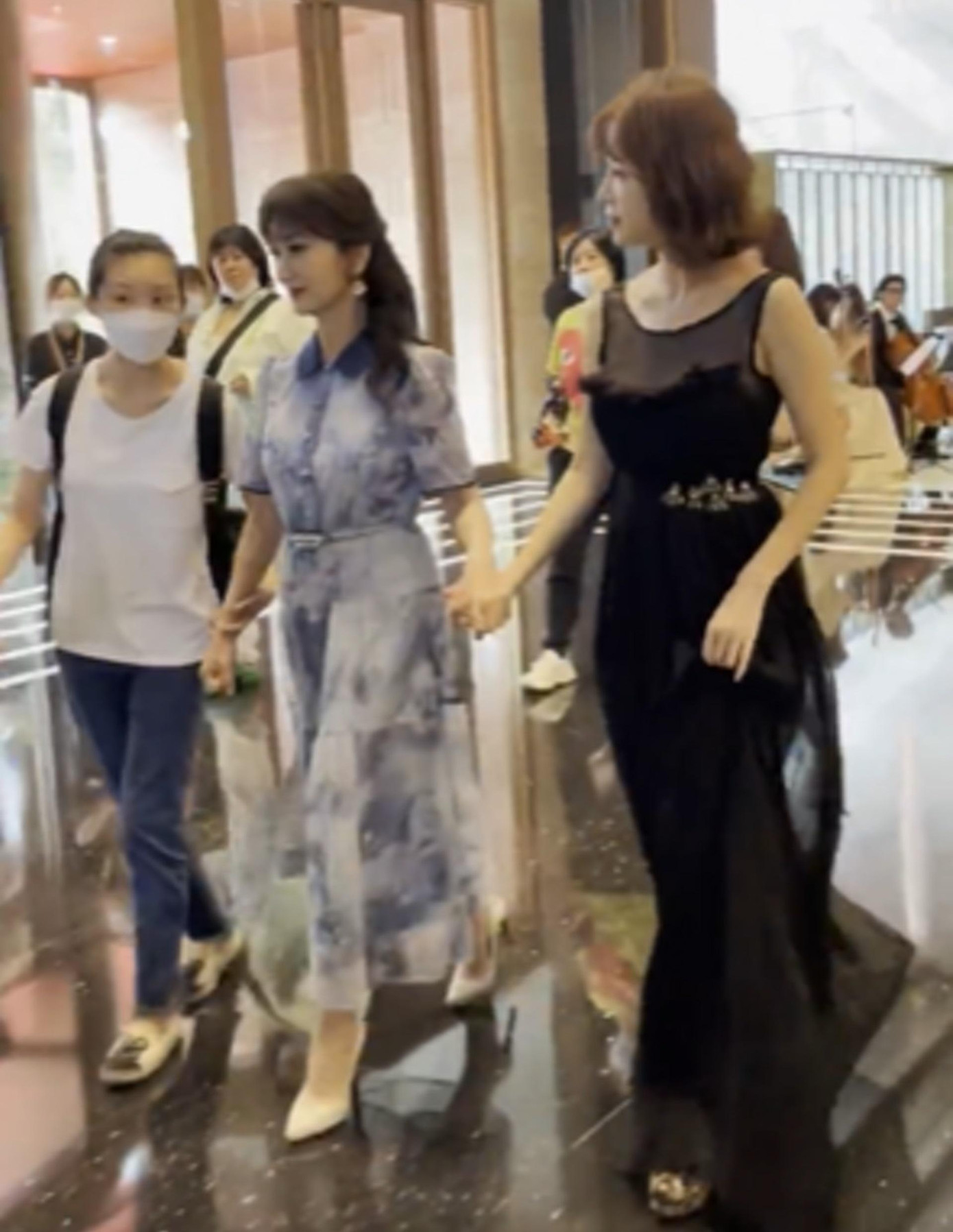 Ở tuổi 67, Triệu Nhã Chi vẫn giữ được sắc vóc cực phẩm. Ở tuổi 67, Triệu Nhã Chi vẫn giữ được sắc vóc cực phẩm.