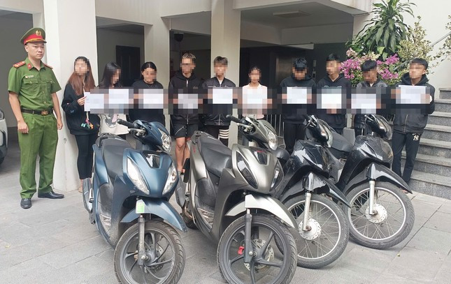 Nhóm đối tượng liên quan đến vụ "quái xế" đâm tử vong một người ở TP. Hà Nội.