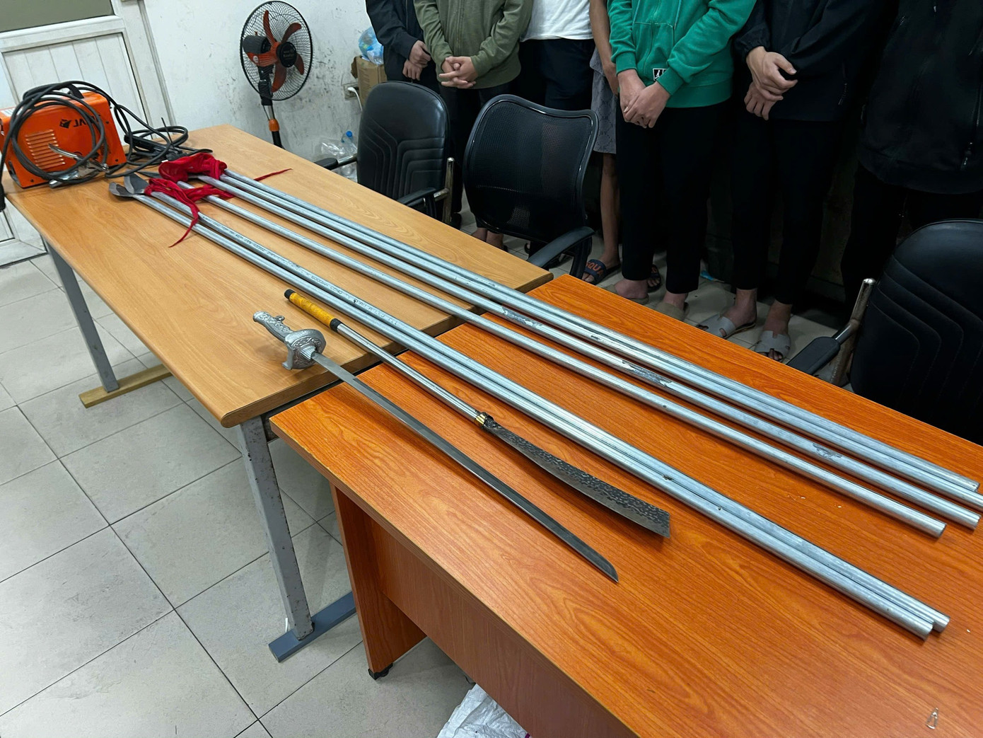 Các hung khí của nhóm đối tượng.