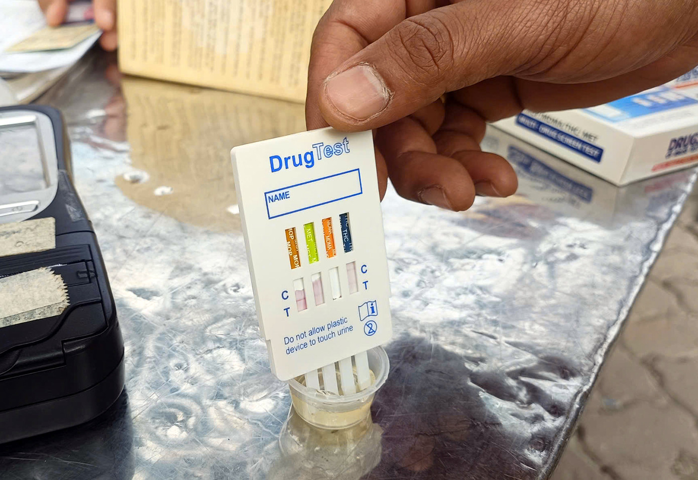 Tổ công tác chưa phát hiện trường hợp vi phạm liên quan đến ma túy, nồng độ cồn trong buổi sáng cùng ngày. Tổ công tác chưa phát hiện trường hợp vi phạm liên quan đến ma túy, nồng độ cồn trong buổi sáng cùng ngày.