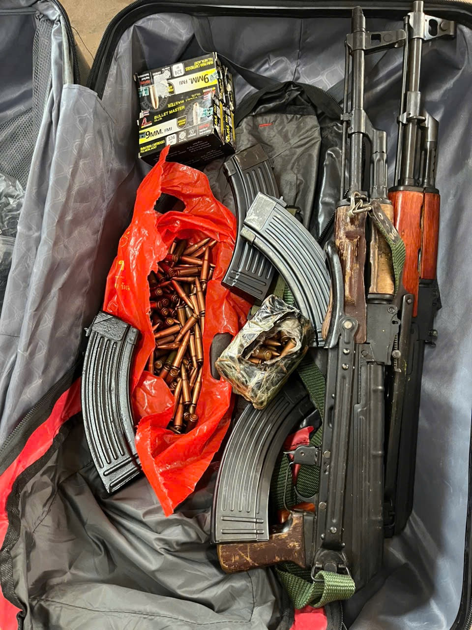 Tang vật thu giữ.