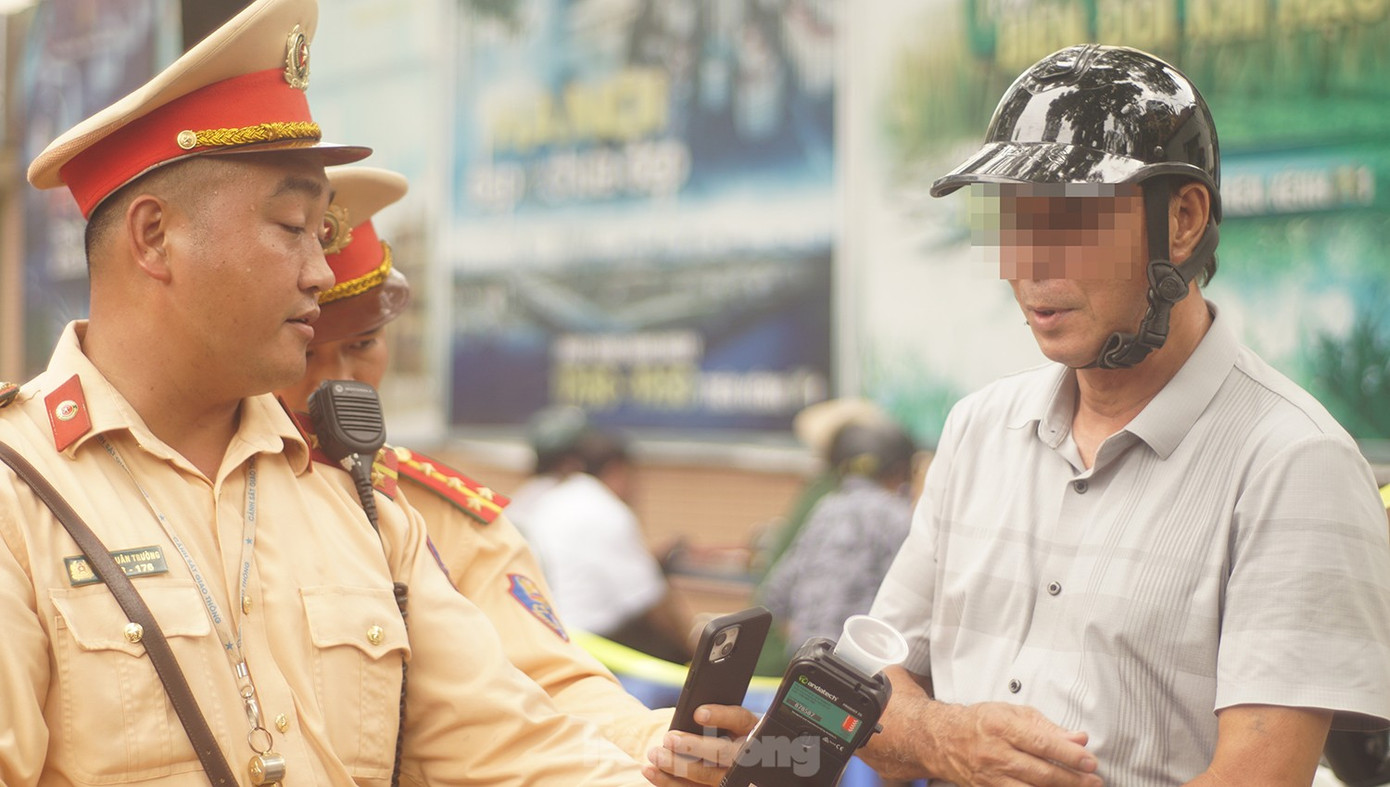 Ứng dụng công nghệ thông tin, chuyển đổi số... trong trừ, phục hồi điểm Giấy phép lái xe.