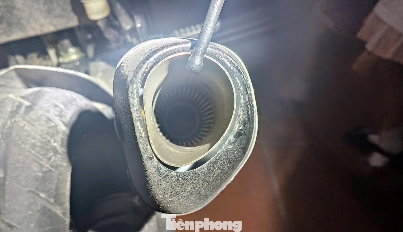 Hình ảnh xe phân khối lớn "độ" pô bị tổ công tác 141 phát hiện, kiểm tra Hình ảnh xe phân khối lớn "độ" pô bị tổ công tác 141 phát hiện, kiểm tra