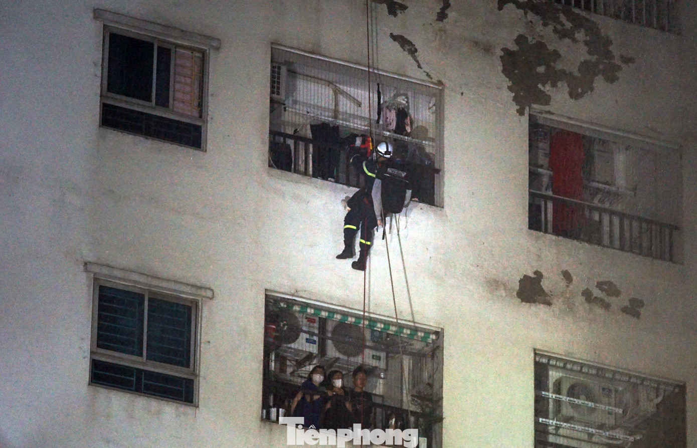 Theo tình huống giả định, đám cháy xảy ra vào ban đêm, bên trong có khoảng 3.000 người.