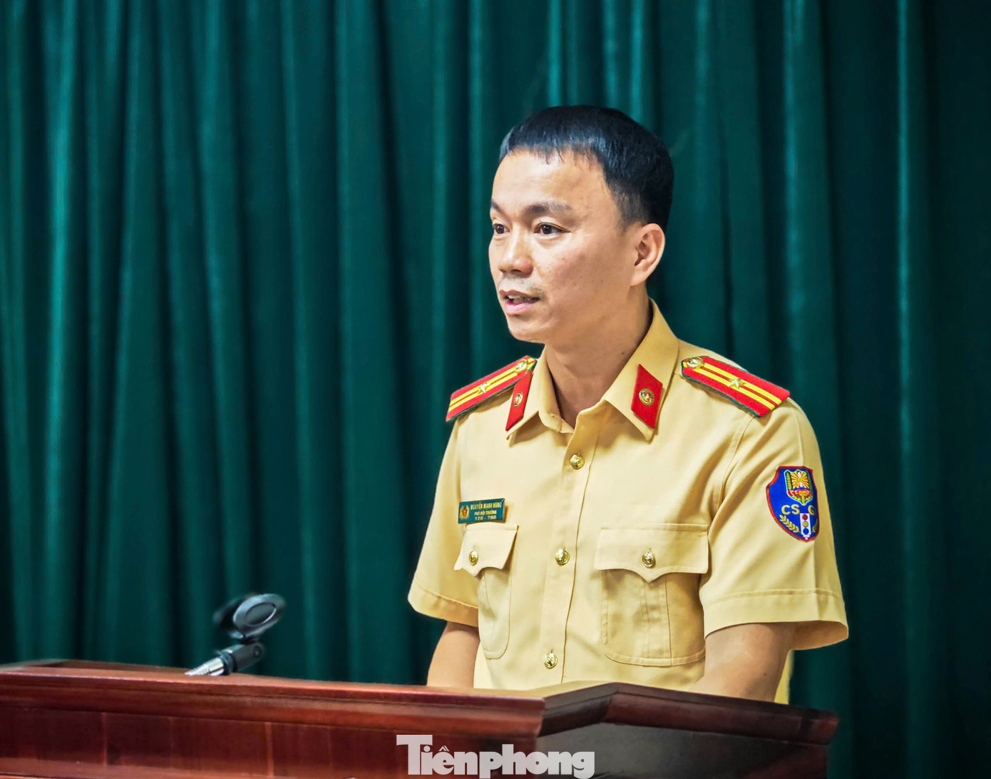 Thực hiện chỉ đạo của Công an thành phố Hà Nội về việc tăng cường lực lượng xử lý dứt điểm tình trạng thanh thiếu niên điều khiển xe máy lạng lách, đánh võng gây mất an ninh trật tự trên địa bàn, Phòng CSGT Công an thành phố đã chỉ đạo các đơn vị nắm tình hình, chủ động lên phương án phối hợp với các lực lượng triển khai các biện pháp để phòng ngừa xử lý quyết liệt với các trường hợp vi phạm.