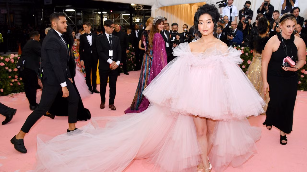 Cô gái 9x gốc Cần Thơ đóng bom tấn Mỹ toả sáng tại 'Oscar thời trang' ảnh 4