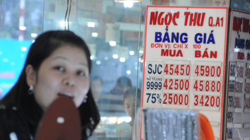 Giá vàng SJC rơi xuống dưới 46 triệu đồng/lượng. Ảnh: Minh Đức