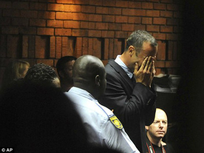 Luôn có những mảng tối bao quang cuộc sống của Oscar Pistorius