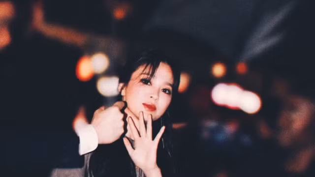 Song Hye Kyo mắt khói hay bánh bèo đều quá xinh đẹp ảnh 1