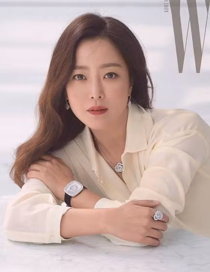 'Đệ nhất mỹ nhân xứ Hàn' Kim Hee Sun trẻ đẹp khó đoán tuổi ảnh 10