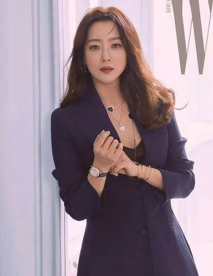 'Đệ nhất mỹ nhân xứ Hàn' Kim Hee Sun trẻ đẹp khó đoán tuổi ảnh 12