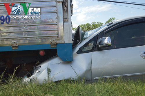 7 ô tô đâm nhau loạn xạ trên quốc lộ ảnh 5