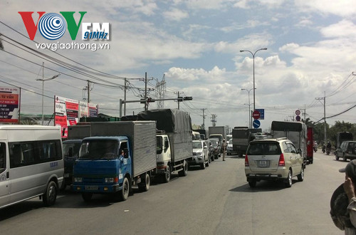 7 ô tô đâm nhau loạn xạ trên quốc lộ ảnh 10