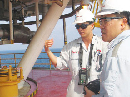 Dầu khí là lĩnh vực thế mạnh trong đầu tư ra nước ngoài của Việt Nam . Dầu khí là lĩnh vực thế mạnh trong đầu tư ra nước ngoài của Việt Nam