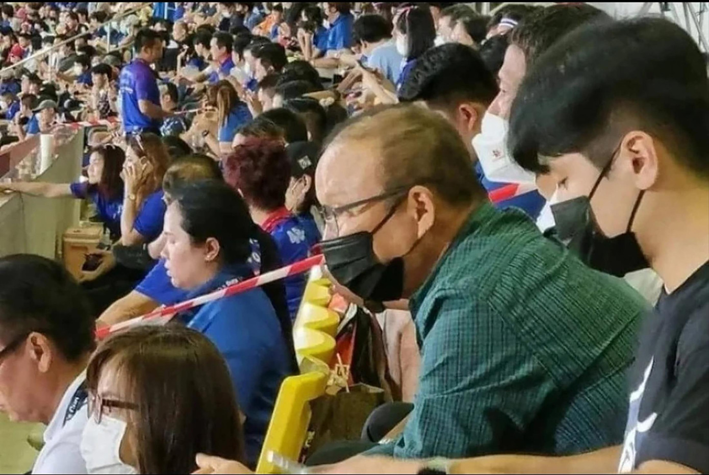 HLV Park Hang-seo trên khán đài 700th Anniversary tại Chiang Mai, Thái Lan HLV Park Hang-seo trên khán đài 700th Anniversary tại Chiang Mai, Thái Lan