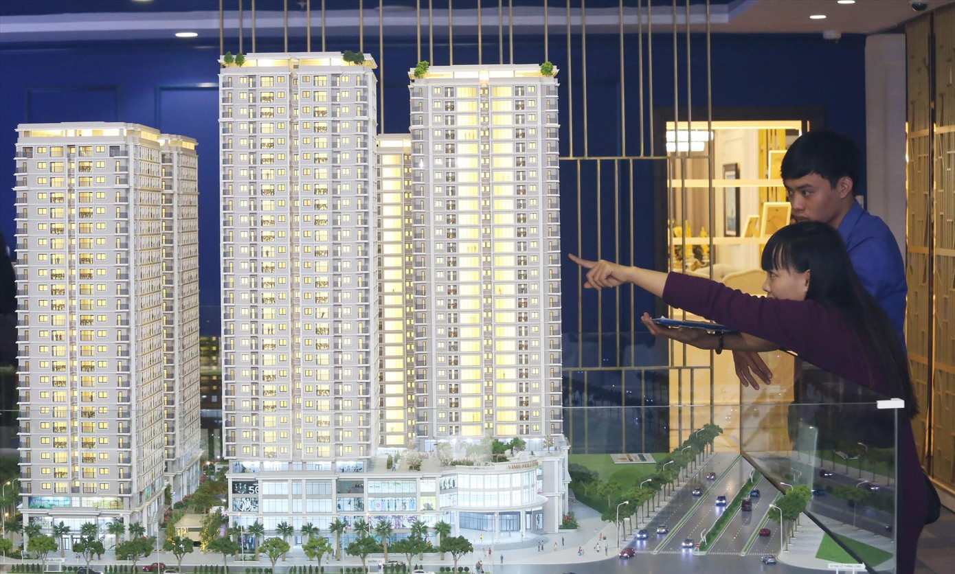 Nhiều sàn môi giới làm loạn thị trường bất động sản, rất ít sàn được đánh giá chuyên nghiệp, vì người mua. Ảnh: Như Ý Nhiều sàn môi giới làm loạn thị trường bất động sản, rất ít sàn được đánh giá chuyên nghiệp, vì người mua. Ảnh: Như Ý