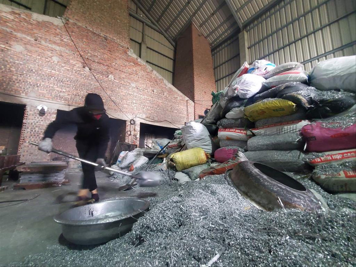 Dự án CCNLN Mẫn Xá được phân lô cho thuê đắt đỏ nhưng tình trạng ô nhiễm môi trường vẫn tái diễn. Ảnh: Viết Hà