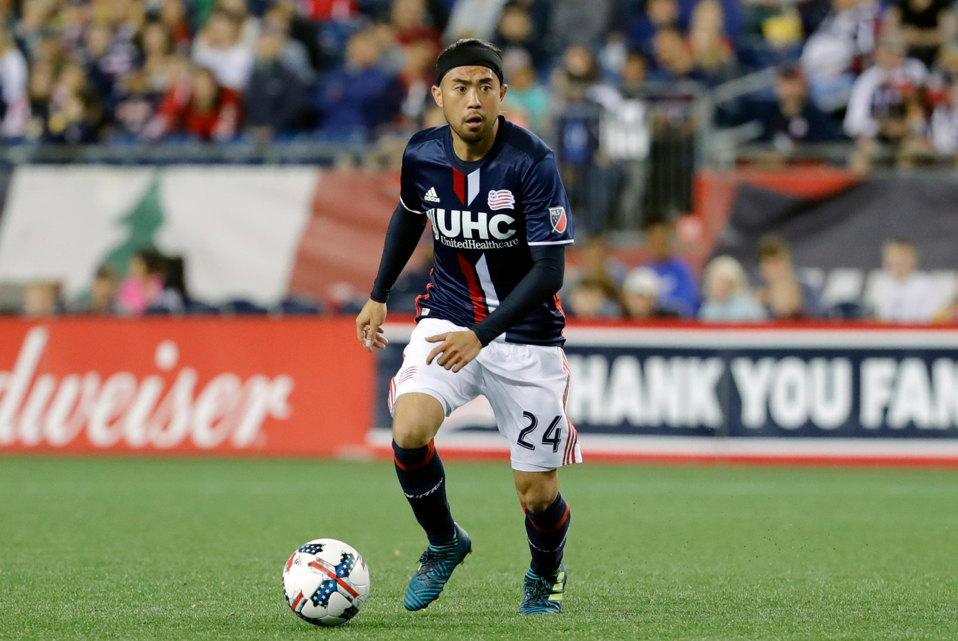 Lee Nguyễn luôn phong độ và nhanh nhẹn trên sân cỏ