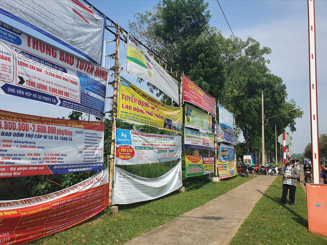 Nhiều doanh nghiệp tại KCN Amata (Đồng Nai) tuyển dụng lao động, nhưng ít người tìm việc. Ảnh: M.Thắng