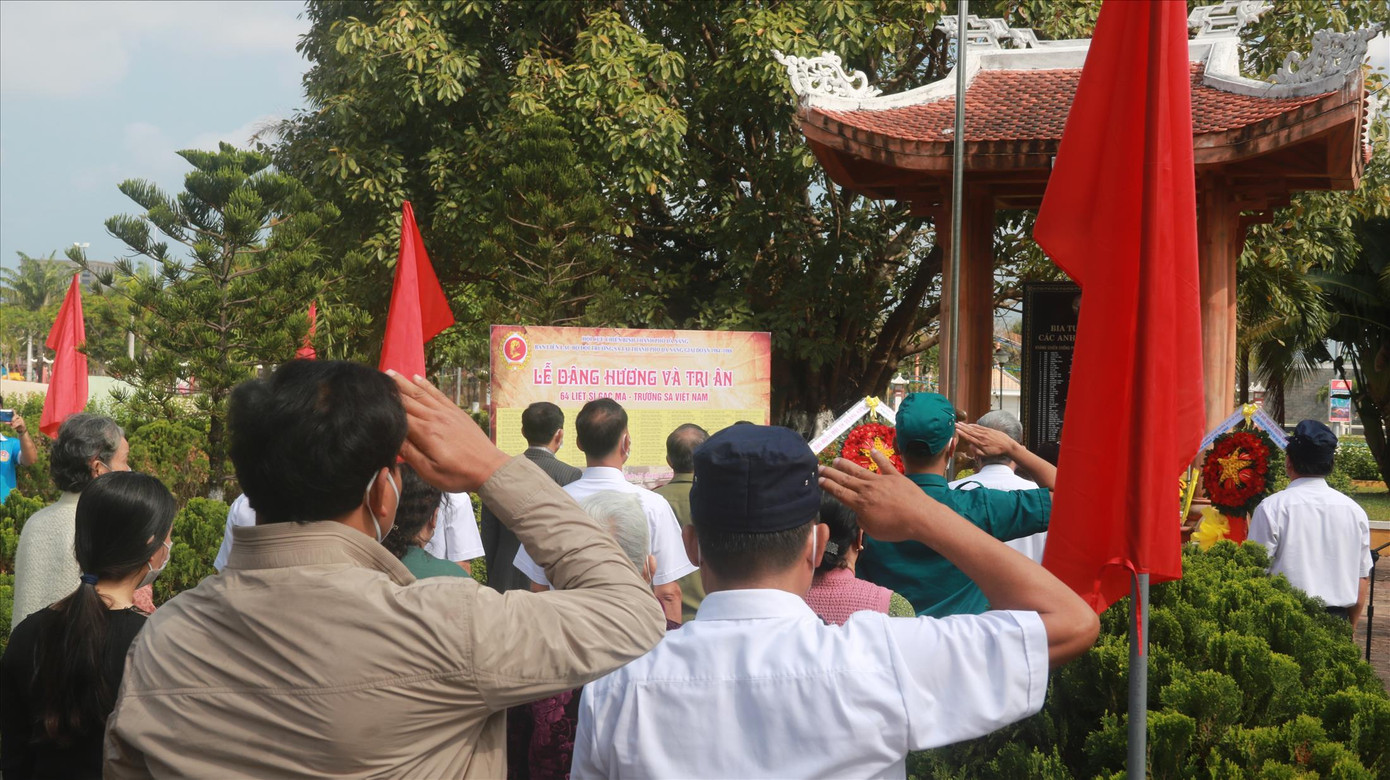 Quang cảnh lễ tưởng niệm 34 năm cuộc chiến bảo vệ Gạc Ma- Trường Sa ở Đà Nẵng Quang cảnh lễ tưởng niệm 34 năm cuộc chiến bảo vệ Gạc Ma- Trường Sa ở Đà Nẵng