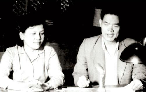 Tuyết Mai với Phát thanh viên Việt Khoa