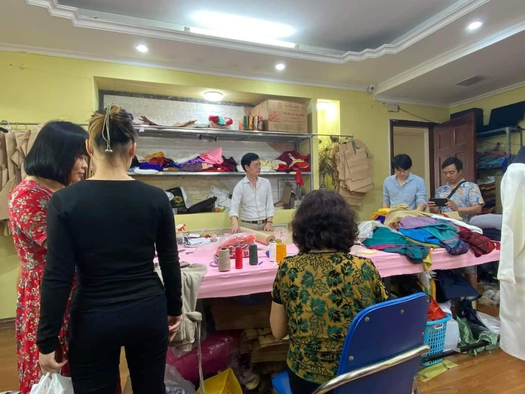 Xưởng may Ỷ Vân Hiên đang làm phục trang cho dự án phim “Hùng thiêng Đất Việt”