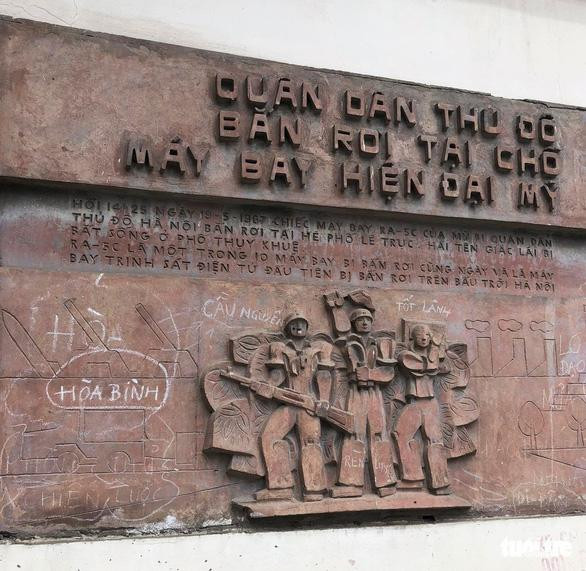 Bức phù điêu quý giá tại tòa nhà 61 Trần Phú Bức phù điêu quý giá tại tòa nhà 61 Trần Phú