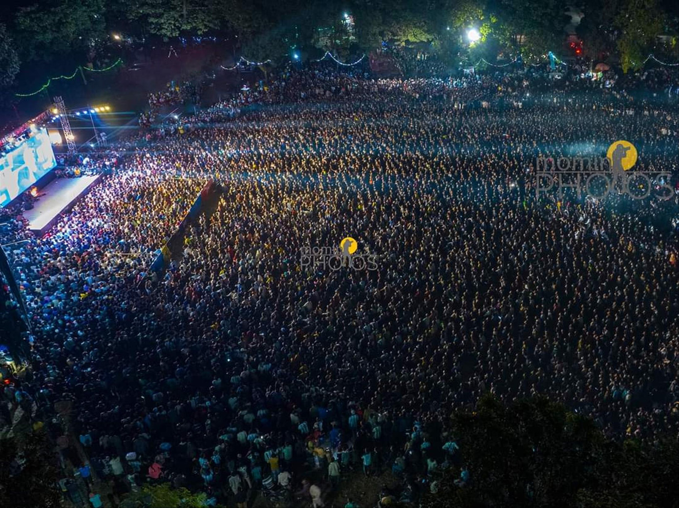 Đám đông người hâm mộ Bangladesh cổ vũ Argentina tại thủ đô Dhaka. Ảnh: RealTimes Đám đông người hâm mộ Bangladesh cổ vũ Argentina tại thủ đô Dhaka. Ảnh: RealTimes