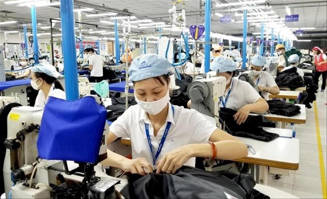 Các công nhân mong ngóng được trở về quê đón Tết. Ảnh minh họa