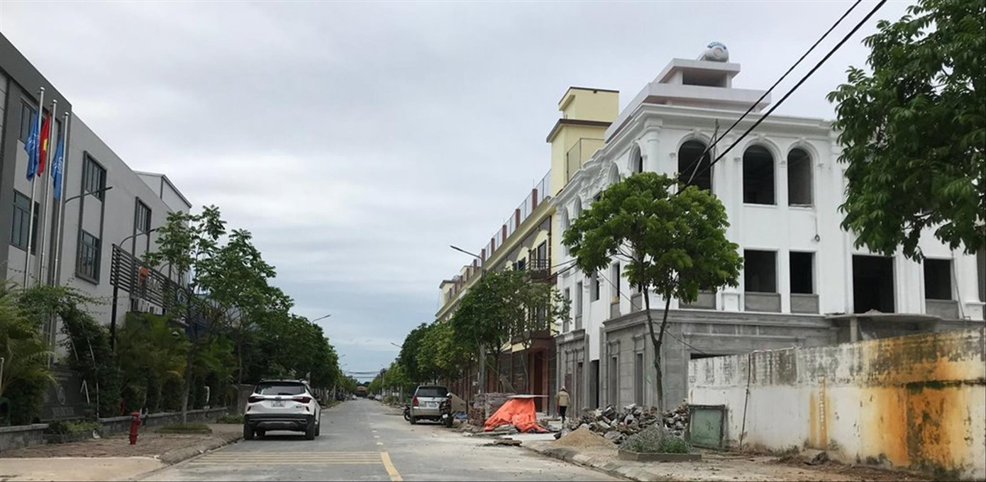 Các công trình có kiến trúc như biệt thự tại CCNLN Dương Liễu (Hoài Đức, Hà Nội). Ảnh: Long Vân