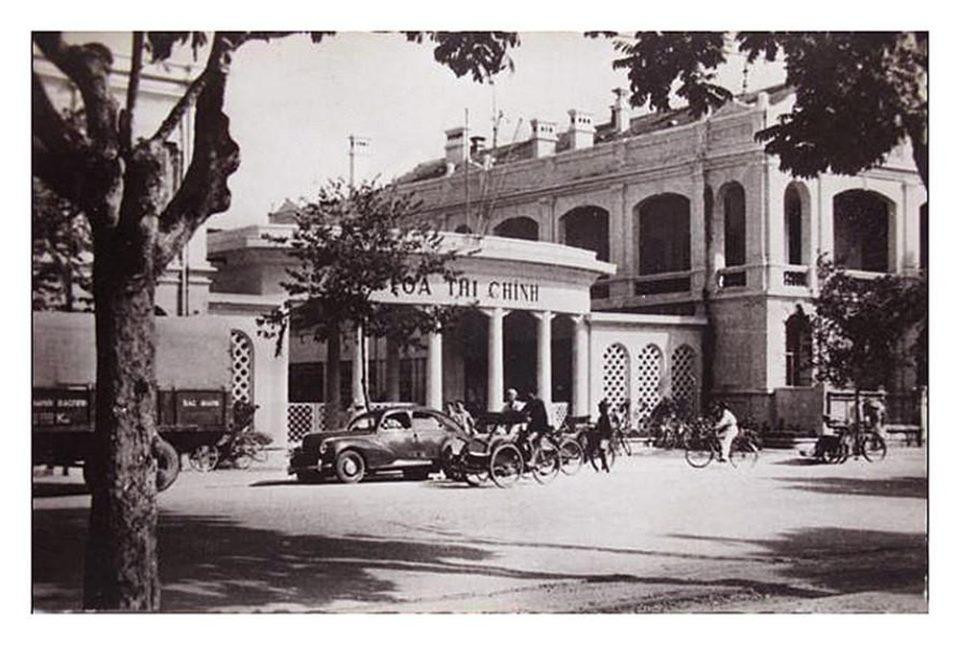 Tòa Thị Chính Hà Nội thời Pháp thuộc