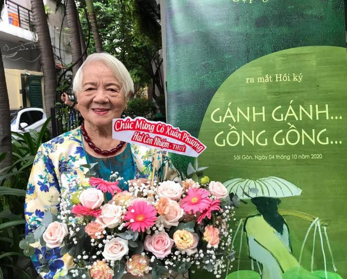 Bà Xuân Phượng trong buổi ra mắt sách ở TP Hồ Chí Minh