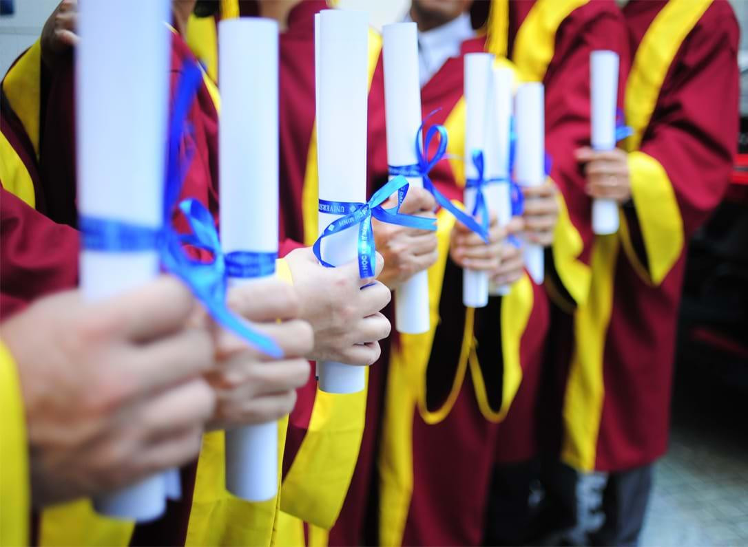 Tiến sĩ và các luận án tiến sĩ được nhân bản (Ảnh minh họa)