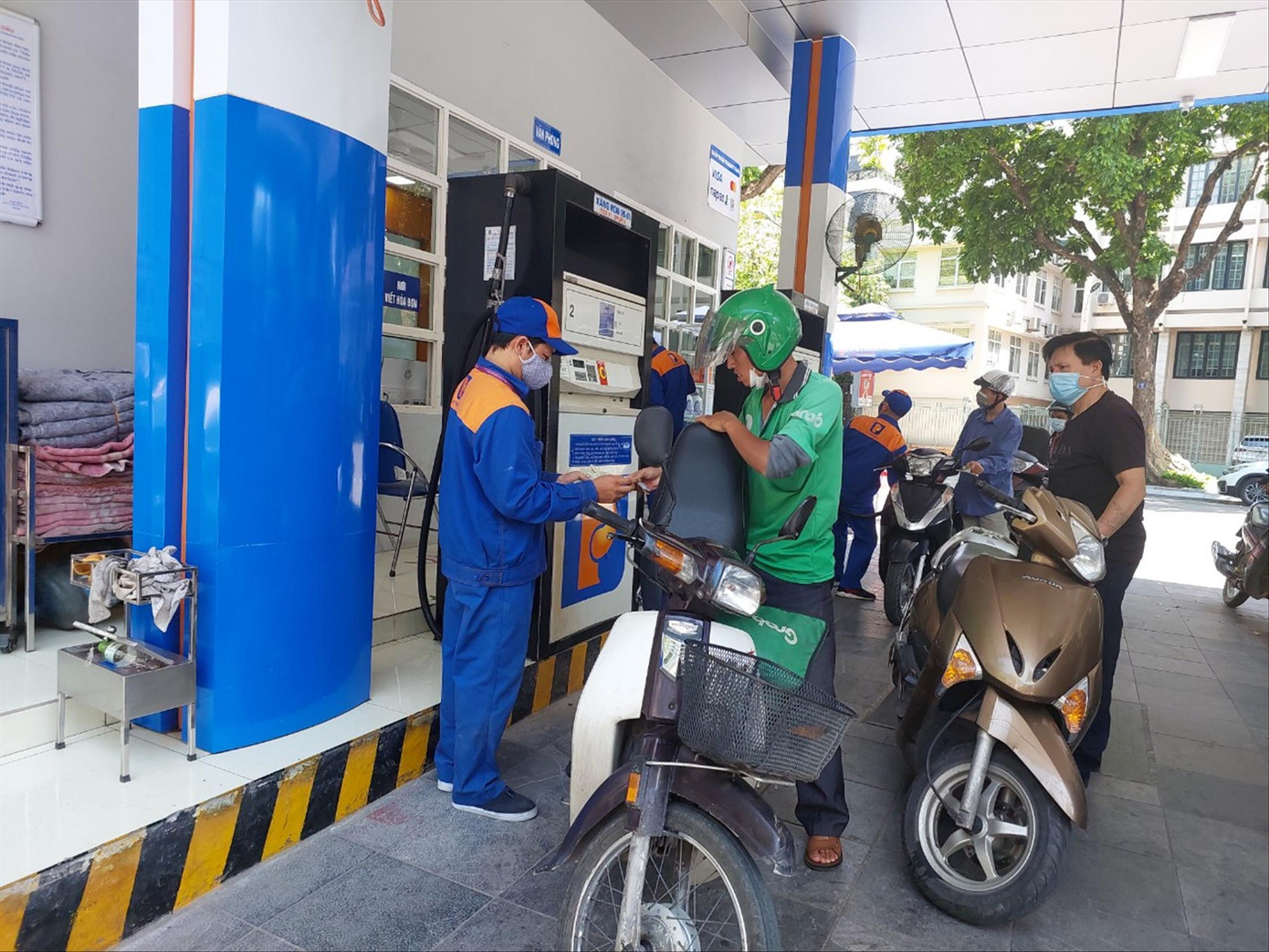 Nhiều doanh nghiệp, chuyên gia ủng hộ bỏ QBOG. Ảnh: Q.N Nhiều doanh nghiệp, chuyên gia ủng hộ bỏ QBOG. Ảnh: Q.N