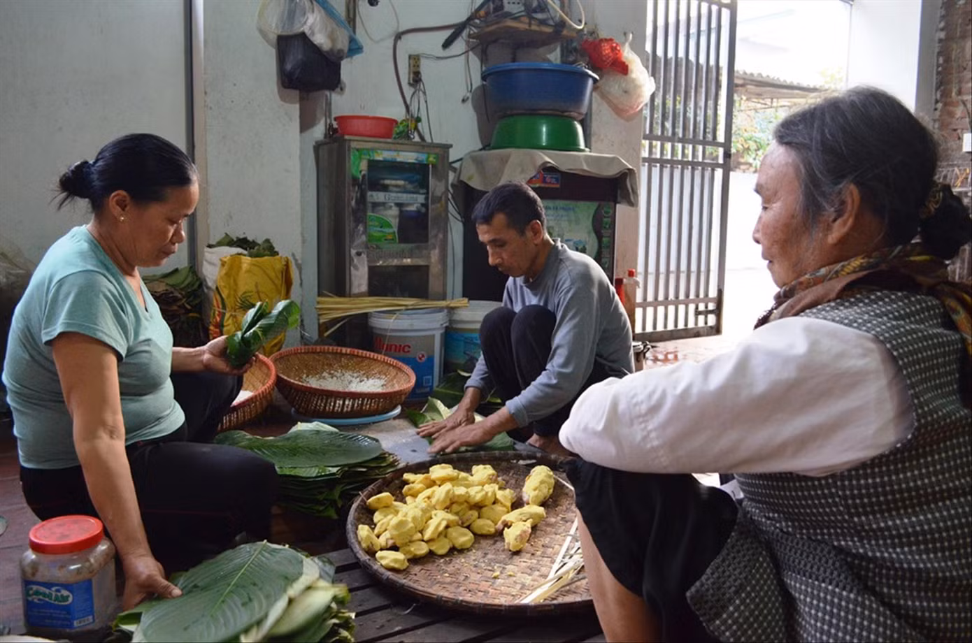 Hộ gia đình ông Nguyễn Đình Khoa mong ngóng vụ Tết diễn ra suôn sẻ